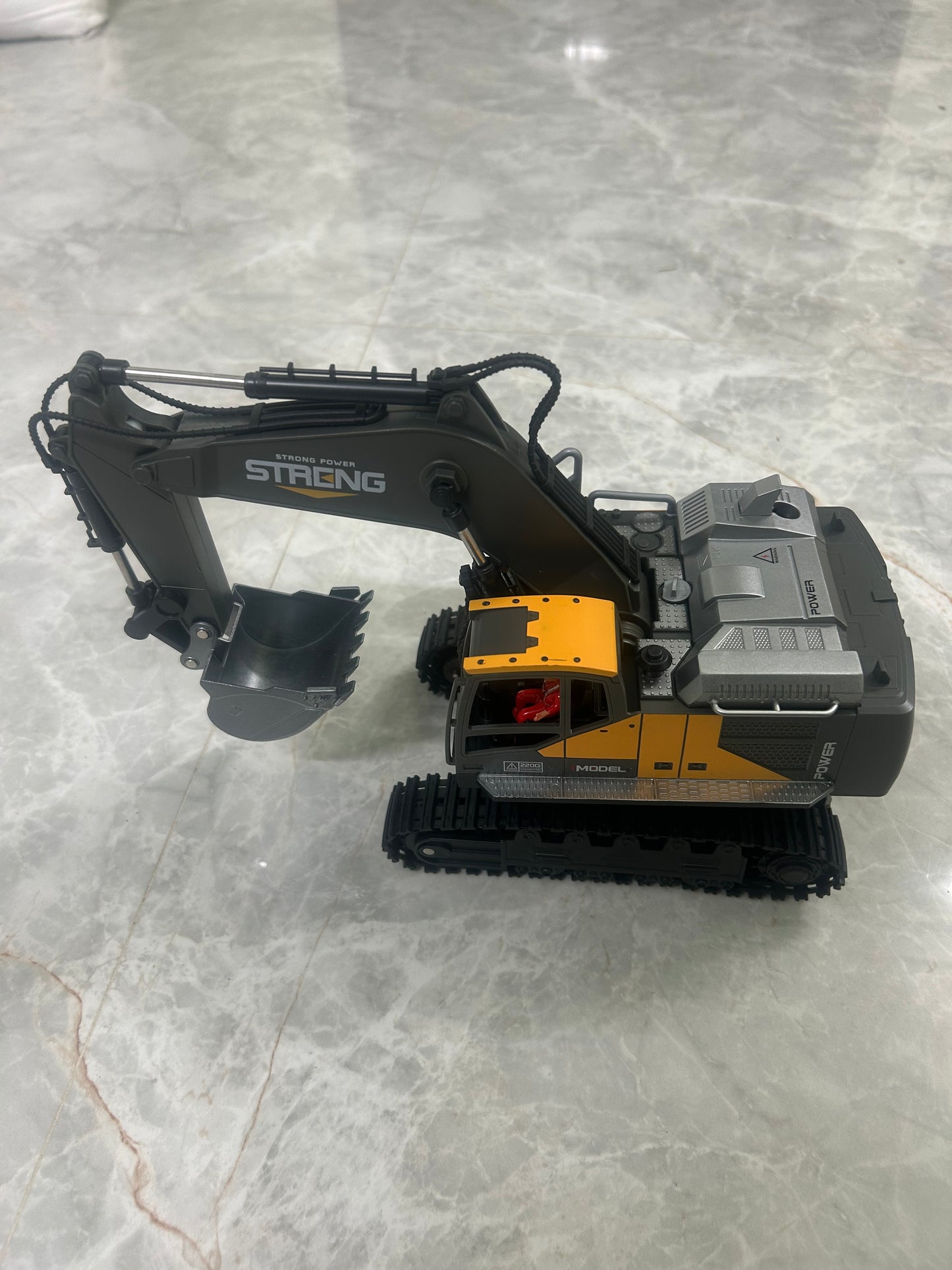 Rc JCB Excavator 1:16 Scale | 2.4Ghz | Metal Digging Head | Light & Sounds | Horn | Demo mode | Smoke Sprayin