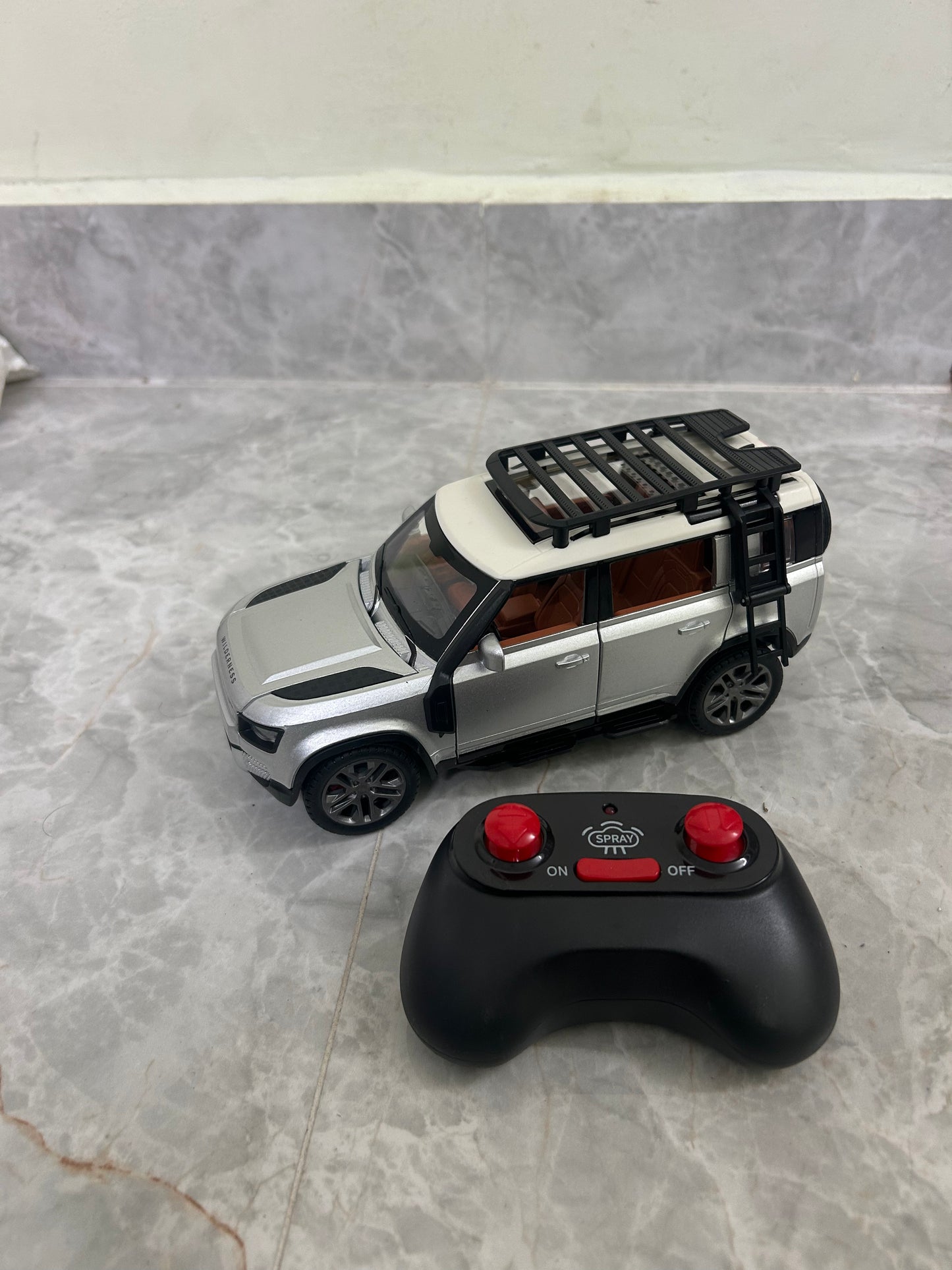 Defender Diecast metal Remote car