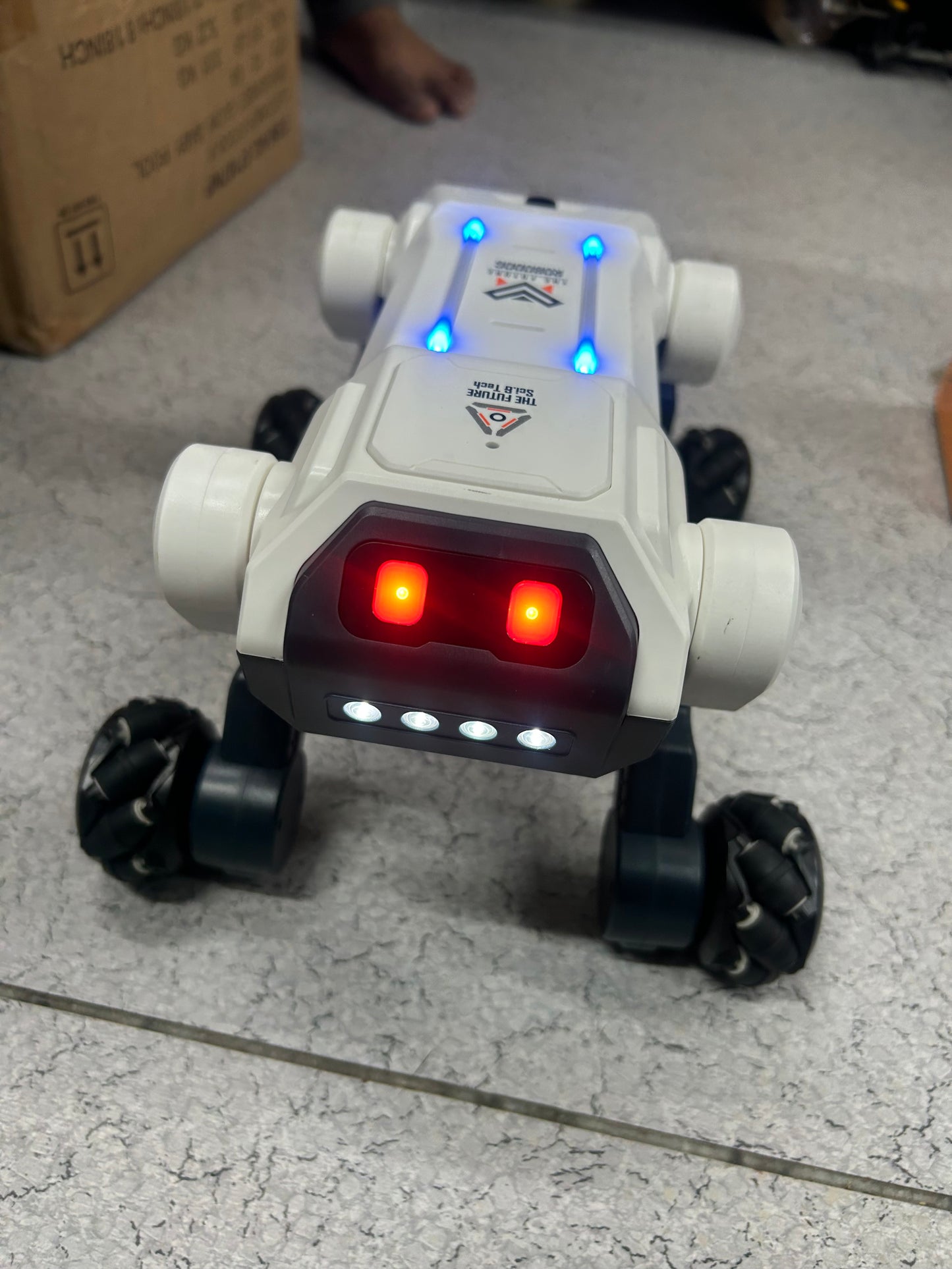 Intelligent Robot dog , 360° rotation, LED light, sensor smoke effect