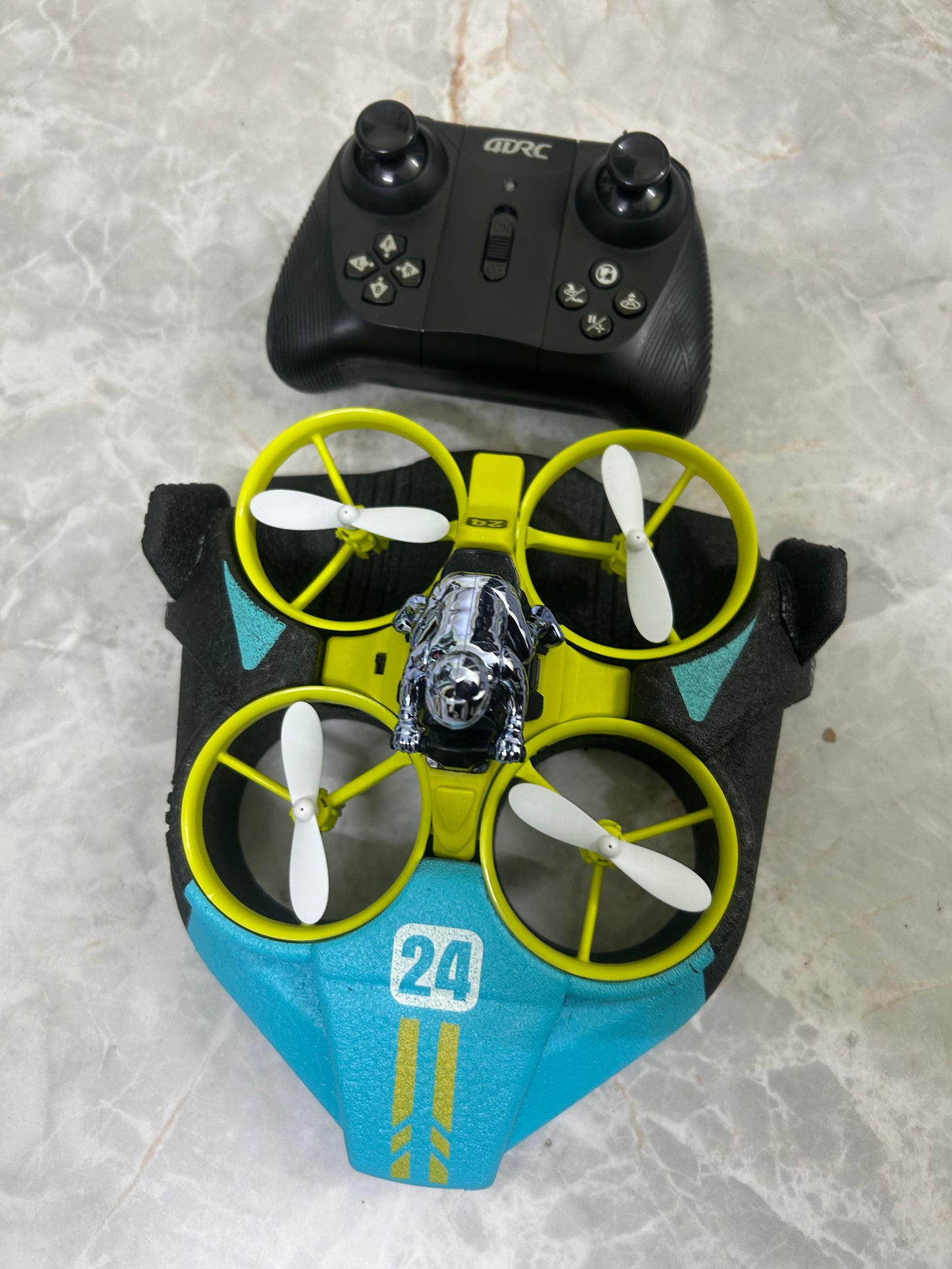 RC Flying Car Foam Mini Quadcopter Drone Hovercraft Boat 3-in-1 Land/Water/Air 6-Channel Control 80m Range